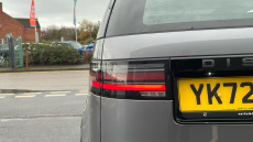 Land Rover Discovery 3.0 D300 R-Dynamic SE 5dr Auto Diesel Station Wagon